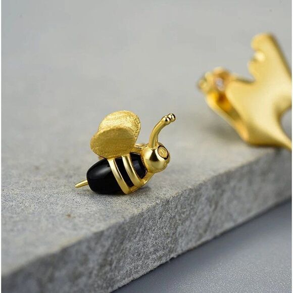 18K Gold Bumblebee & Dripping Honey Asymmetric Stud Earrings - Picture 6 of 10
